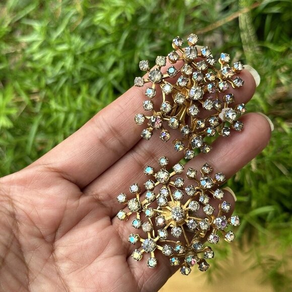 Vintage Starburst Earrings Aurora Borealis Blue Rhinestone Clip-On Rotating 1.5" - Picture 5 of 6